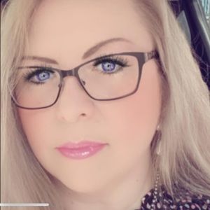 Meet your Posher, Kay